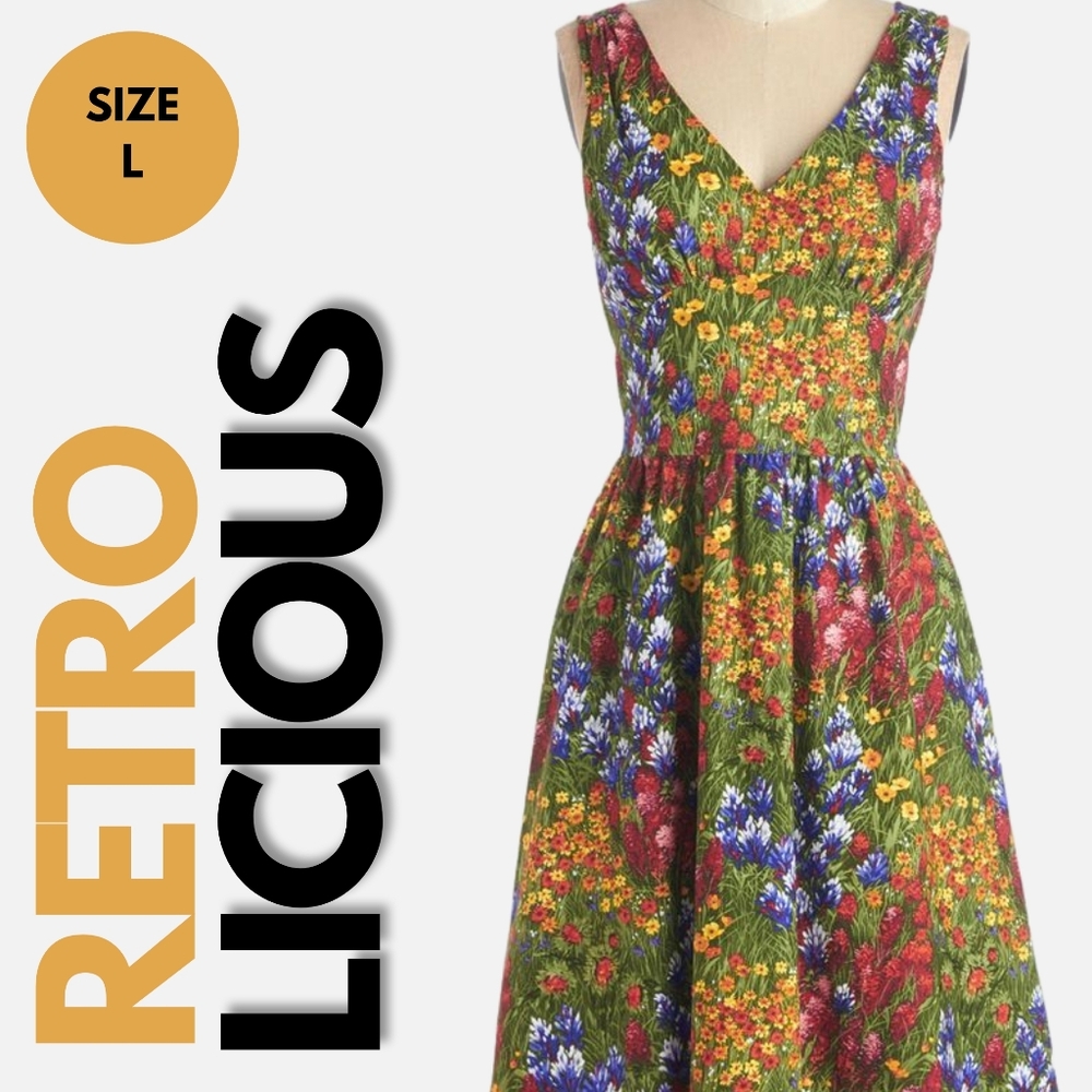 Retrolicious Floral V Neck Dress Size L